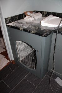 Dog kennel awaiting its occupant! 